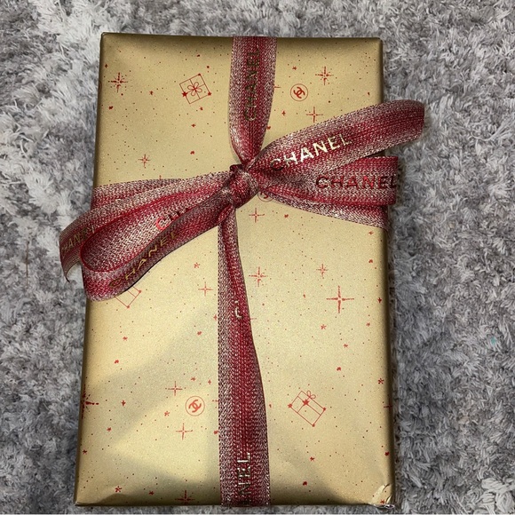 NEW CHANEL GO BOLDY TRAVEL HEROES HOLIDAY LIMITED EDITION GROOMING SET - Picture 1 of 5
